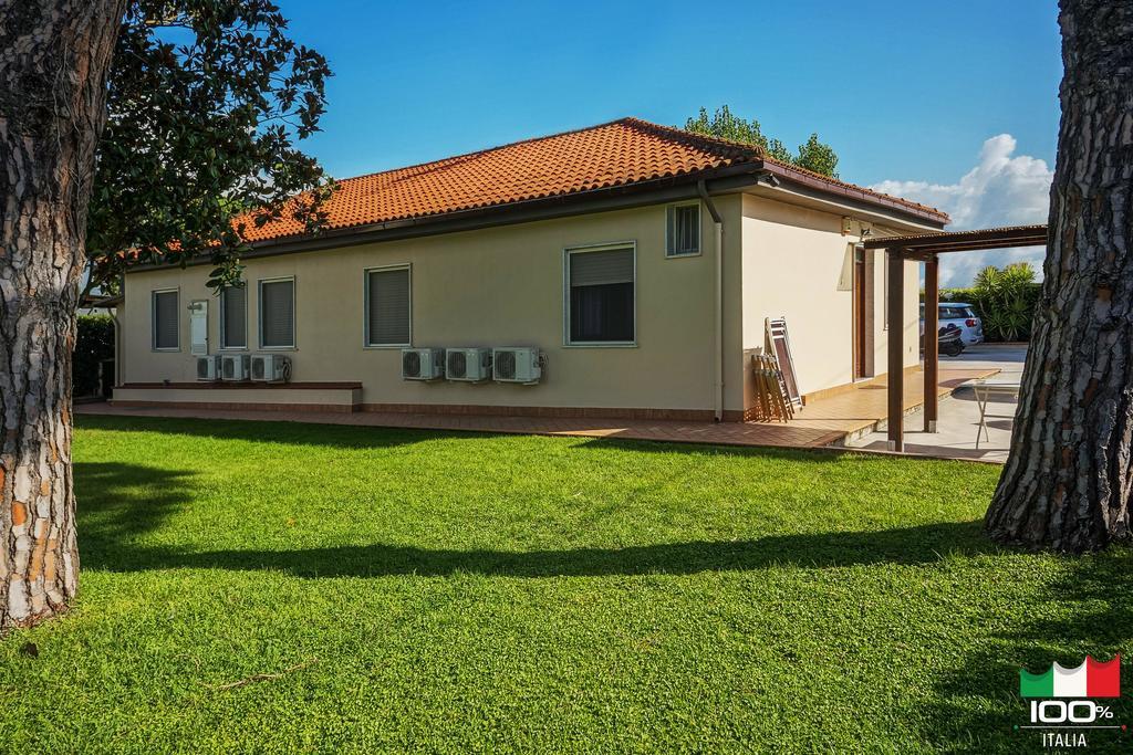 Livingapple Beach Minturno Exteriér fotografie