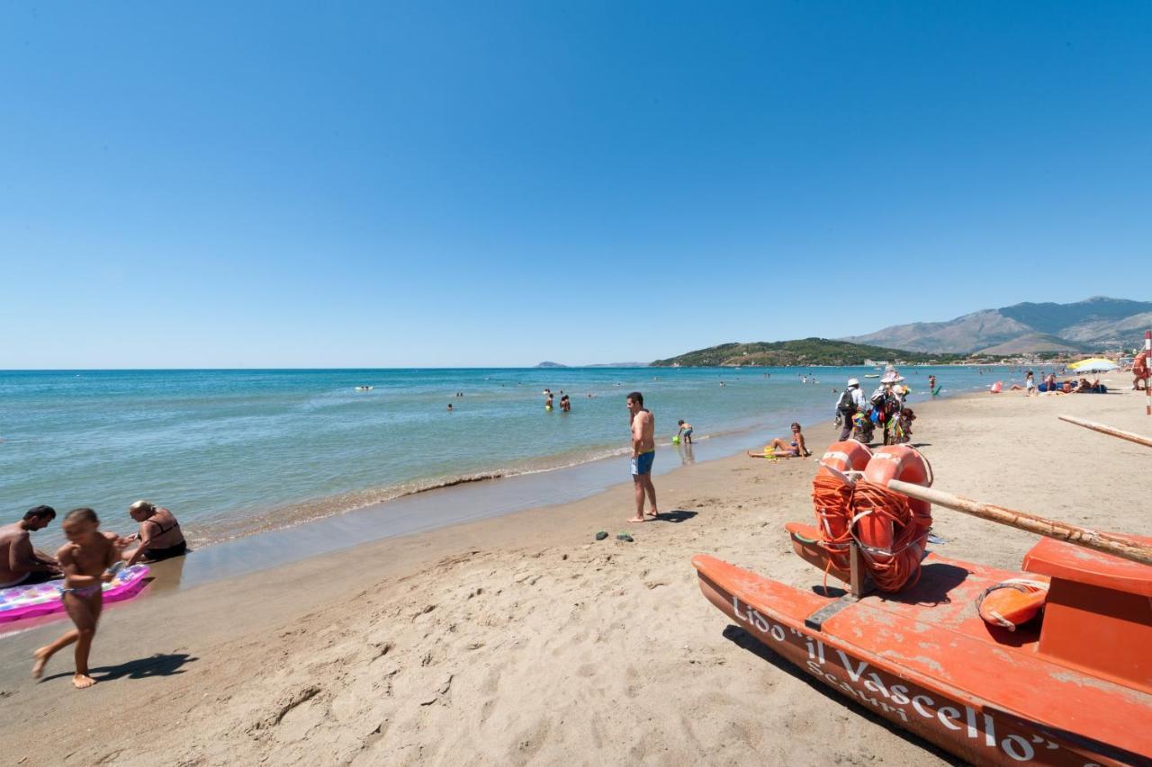 Livingapple Beach Minturno Exteriér fotografie